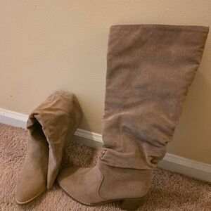 Universal Thread Women's Taupe Heeled Boots